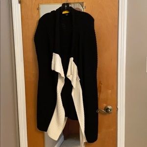 Gorgeous St.John Sport Black/Cream Cardigan M